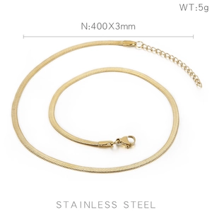 Détail du collier chaîne serpent dorée 400x3mm en acier inoxydable avec fermoir