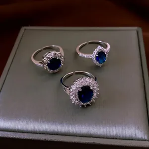 Anelli regolabili stile vintage con zircone zaffiro blu intenso in finitura argento