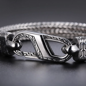 Retro stainless steel dragon bone chain bracelet for men with textured weave patterns