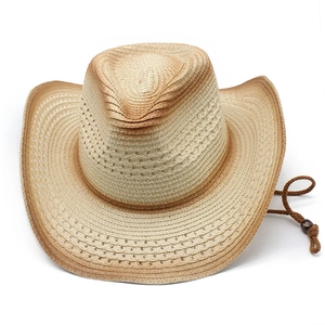 Dettaglio cappello cowboy in paglia sfumata con trama traforata e cordoncino regolabile
