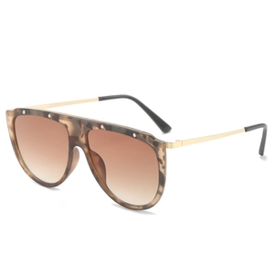 Stylish oversized tortoise shell sunglasses with tea gradient lenses and metal temples