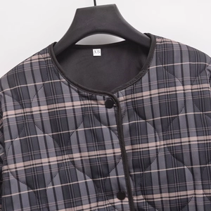Veste matelassée à carreaux vintage français pour femme en gris et noir, taille XS