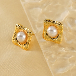 French vintage 18K gold-plated irregular baroque pearl stud earrings with hammered metal texture