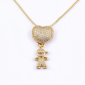 Collana placcata oro 18k con ciondoli a cuore e bambino con zirconi cubici bianchi