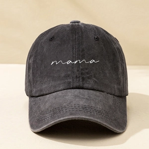 Berretto vintage lavato antracite con ricamo mama bianco in stile casual quotidiano