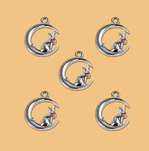 Détails de cinq breloques chat sur lune argentées avec strass roses pour bijoux DIY