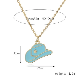 Détail du collier chapeau de cowboy bleu avec pendentif étoile montrant les dimensions
