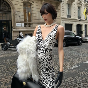 Robe longue sexy en satin léopard à col en V et dos nu pour femme, style parisien