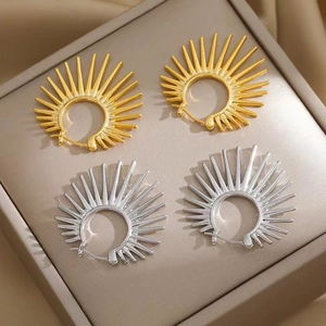 Niche Design Personalized Sunburst Flower Hoop Earrings For Women 925 Sterling Silver Post Copper Gold Silver Plated Ins Minimalist Fashion Jewelry