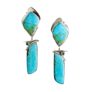 Orecchini vintage in argento con turchese naturale e piccole pietre preziose blu