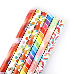 Regenbogen Geschenkpapierrollen Set mit bunten Mustern für Geburtstage und Valentinstage