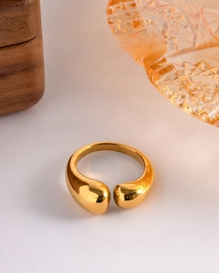 Polished gold stainless steel teardrop ring with vacuum plating and waterproof finish