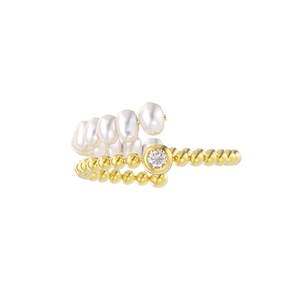 Detailed macro view of the 925 sterling silver layered ring with pearls and pavé stones