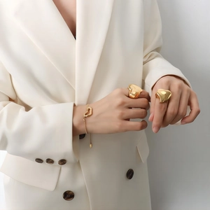 Modern 18k gold plated stainless steel heart rings and matching pendant bracelet set
