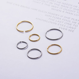 Aros de titanio en color oro y plata para piercings de nariz, labio y cartílago
