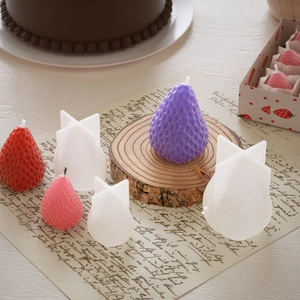 Stampo in silicone per candele a forma di fragola 3D e candele di frutta fai-da-te su legno