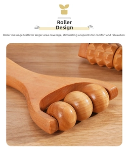 Nahaufnahme des Holzmassagegeräts mit glatten Rollen und speziellem Zahnrad-Design
