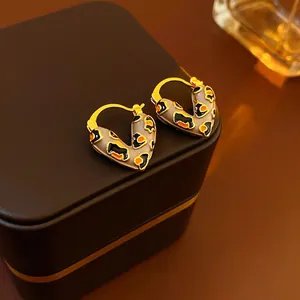 Vintage Heart Shaped Leopard Print Enamel Gold Plated Copper Hoop Earrings For Women Retro Fashion Jewelry Accessory