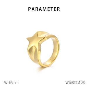 Detail shot of 18K gold plated star ring showing 15mm width and 10g weight specifications