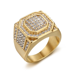 Anello con sigillo da uomo placcato oro con zirconi micro-pave e metallo spazzolato