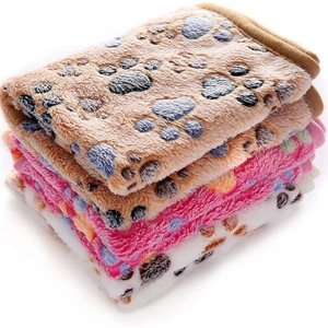 Soft Flannel Pet Blanket Dog Cat Warm Fleece Sleeping Bed Cover With Paw Print Pattern All Seasons