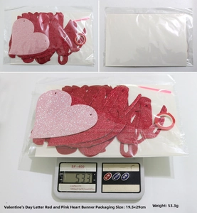 Detailed view of red and pink glitter heart banner packaging and weight for Valentine's Day