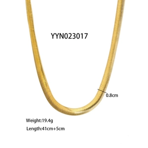 Detail of 18K gold-plated blade chain necklace showing 41+5cm length and 0.8cm width