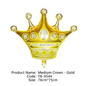 Detail of medium-sized golden crown foil balloon with dimensions 76x75cm for party decor