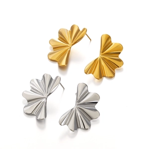 Boucles d'oreilles vagues minimalistes en acier inoxydable doré et argenté plissé