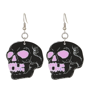 Gothik-Ohrringe mit schwarzen Totenköpfen und rosa Akzenten für Halloween