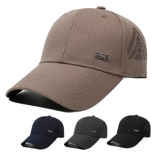 Breathable mesh baseball cap for men featuring a metal sports tag and curved brim