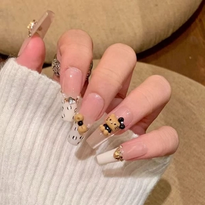 Faux ongles à presser avec ours 3D, strass et pois en tons rose nude et crème