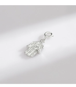 Detailed view of 925 sterling silver Hamsa hand pendant with lobster clasp and wave pattern
