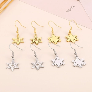 Elegante Schneeflocken-Ohrhänger in Gold und Silber in einer doppelreihigen Anordnung