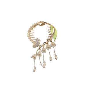 Pince à cheveux élégante avec muguet, perles et longues franges fluides