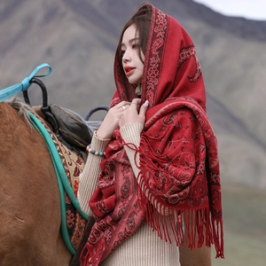 Scialle etnico rosso in finto cashmere con nappe per donna, ideale per viaggi e outdoor