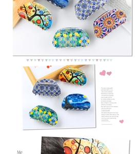Close-up detail of 8cm hair claw clip with Van Gogh Starry Night artistic resin pattern
