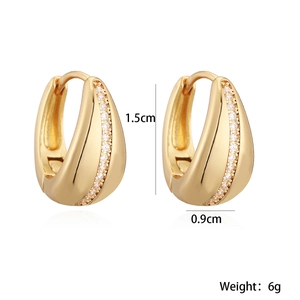 Orecchini a cerchio dorati a forma di U con zirconi incastonati per donna eleganti