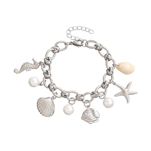 Bracelet marin en acier inoxydable argenté avec hippocampe, coquillages et perles