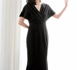 Elegantes schwarzes V-Ausschnitt Maxikleid mit Meerjungfrau-Saum für Abendmode