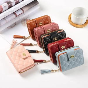 Portefeuille Court Pour Femmes Matelassé Cuir PU Gland Boucle Métallique Emplacements Cartes Style Coréen