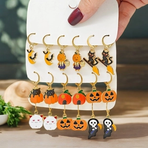 Set di orecchini di Halloween con zucca, gatto nero e fantasma su base dorata
