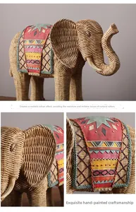 Gros plan détaillé de la statue d'éléphant avec texture tressée et motifs peints à la main