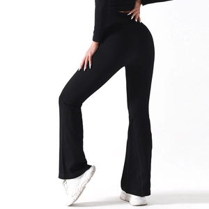 Pantalon de yoga évasé noir à taille haute sans couture avec texture côtelée et coupe ajustée