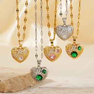 Copper Heart Pendant Necklace For Women Elegant Zirconia Inlaid Gold Silver Clavicle Chain Versatile Fashion Jewelry