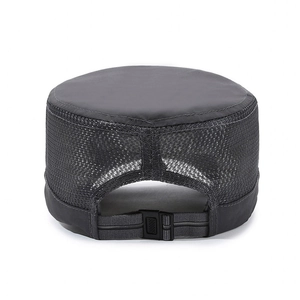 Casquette militaire grise avec maille respirante et boucle de réglage à l'arrière