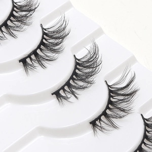 Set of 10 pairs of cat-eye false eyelashes with natural volume and curl in a white tray