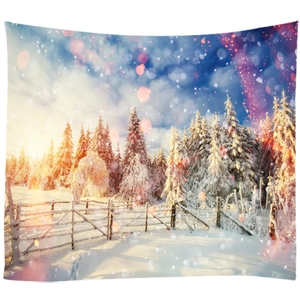 Wandteppich mit Winterwald-Schneelandschaft, Sonnenuntergang und sanftem Bokeh-Effekt