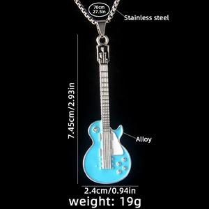 Collier guitare bleu minimaliste avec chaîne en acier inoxydable sur fond noir