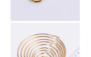 Comparison of various sizes for polished gold hoop earrings with nested arrangement view